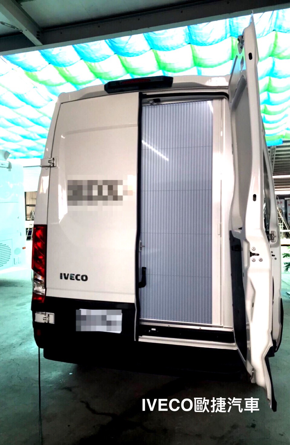 《視力醫療車》 IVECO視覺系統義診風，行動巡迴醫療車